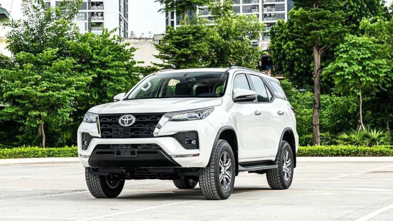 Thuê xe 7 chỗ có tài xế giá rẻ, xe đời mới siêu rộng rãi tại Bảo Ngọc Travel