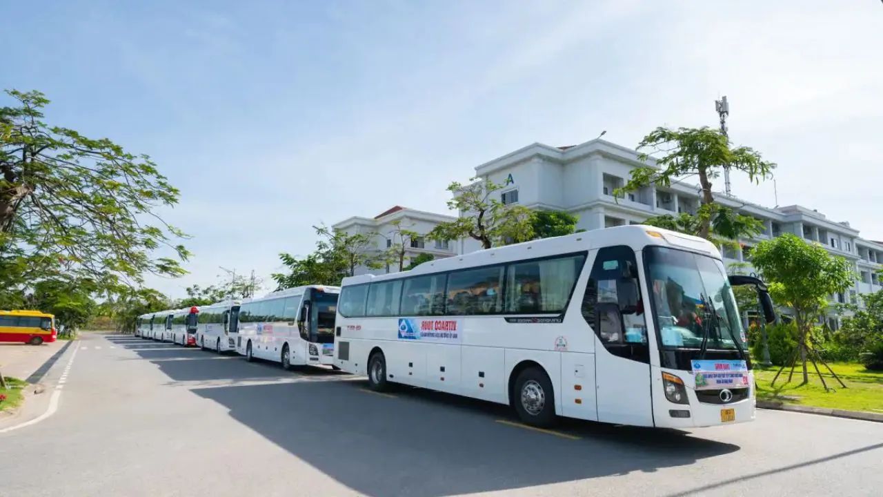 Thuê xe 45 chỗ đời mới, giá rẻ tại TP.HCM – Đẳng cấp cho đoàn lớn